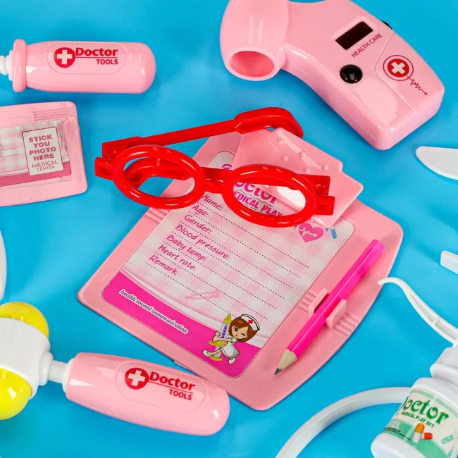 Zestaw lekarza w kuferku mały doktor dźwięk 35 elementów