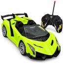 Zielony samochód sportowy Lamborghini na pilot na białym tle