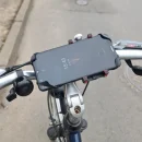 UCHWYT ROWEROWY ZACISKOWY NA TELEFON MONTOWANY NA KIEROWNICĘ ROWERU METAL